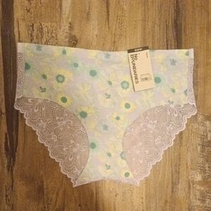 NWT NoBoundaries Lace Back Hipster Bikini Briefs. Medium